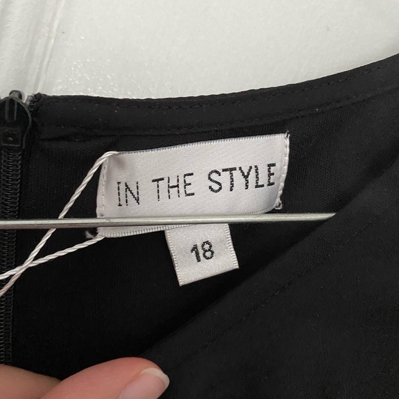 NWOT In The Style Black Ruffle Top - Picture 8 of 10